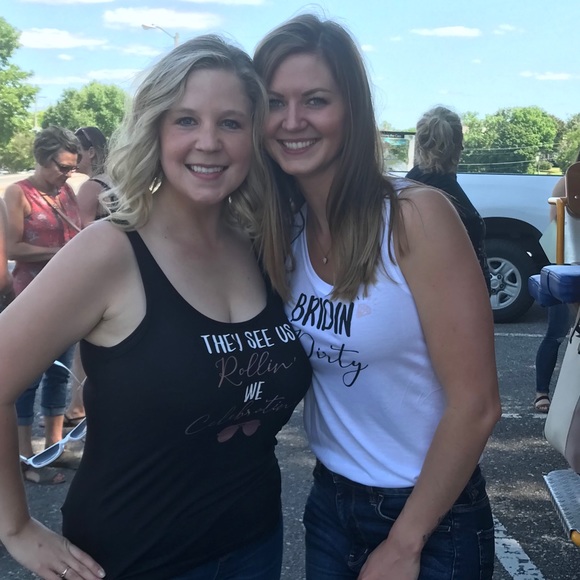 MEET YOUR POSHER! - Picture 4 of 5